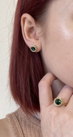 Stud earrings by Ichiban - Sweet Emerald