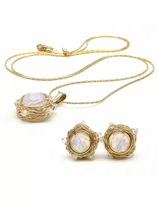 Sweet Opaline set - pendant and stud earrings
