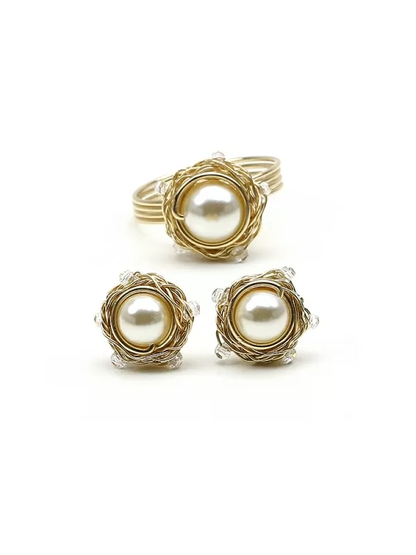 Set stud earrings and ring by Ichiban - Sweet Cream