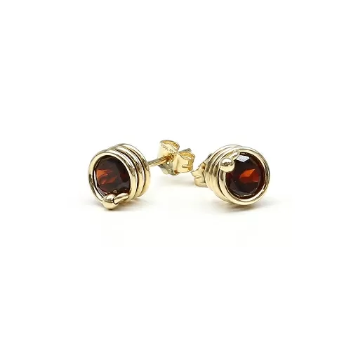 Stud earrings by Ichiban - Busted Deluxe Garnet