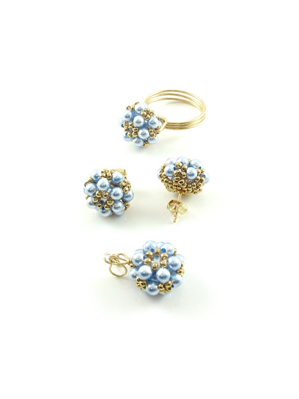 Set ring, stud earrings and pendant by Ichiban - Daisies Light Blue