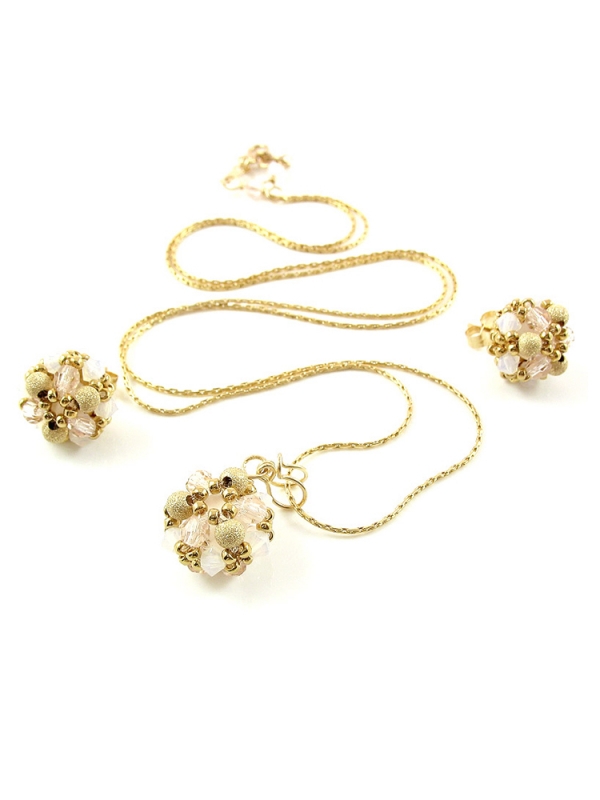 Set pendant and stud earrings by Ichiban - Daisies Ivory