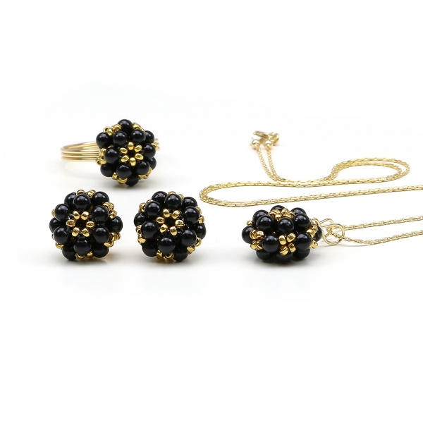 Set pendant, stud earrings and ring by Ichiban - Daisies Mystic Black