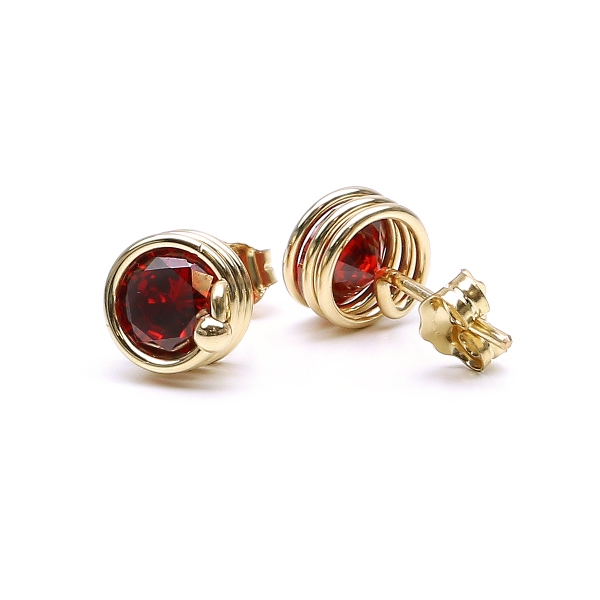 Stud earrings by Ichiban - Busted Red