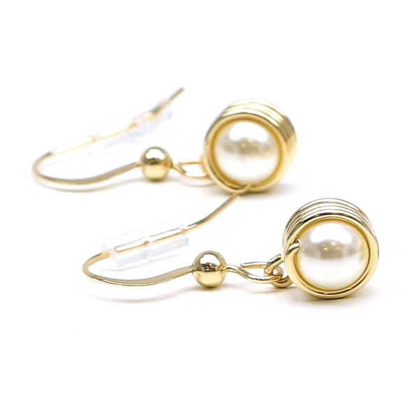 Clasic earrings by Ichiban - Busted Pearls Cream
