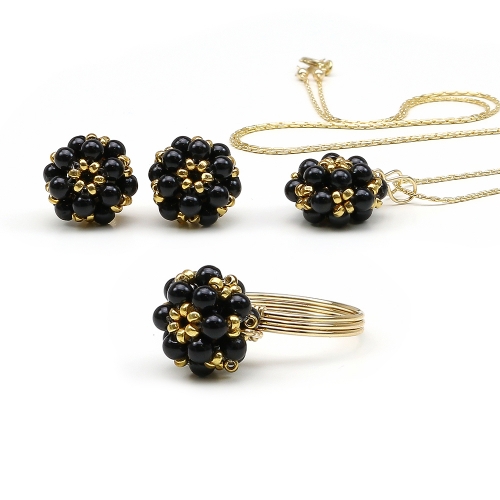 Set pendant, stud earrings and ring by Ichiban - Daisies Mystic Black