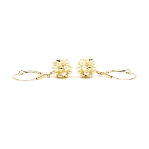 Leverback earrings by Ichiban - Cream Berry